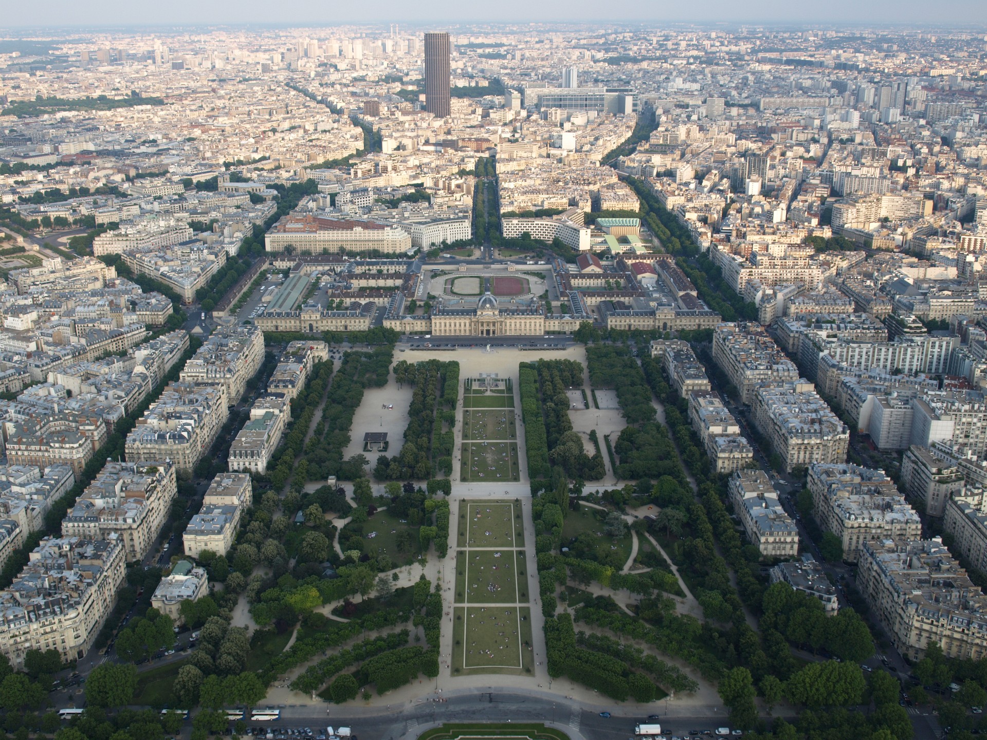 Greenway to the Ecole Militaire